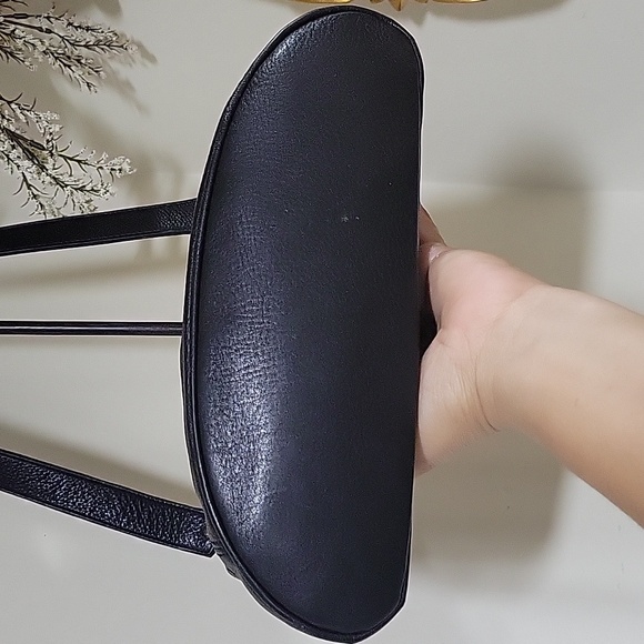 ROLFS Soft black leather shoulder bag Dimensions 10 in X 10 in X 3.5 in - Picture 8 of 16